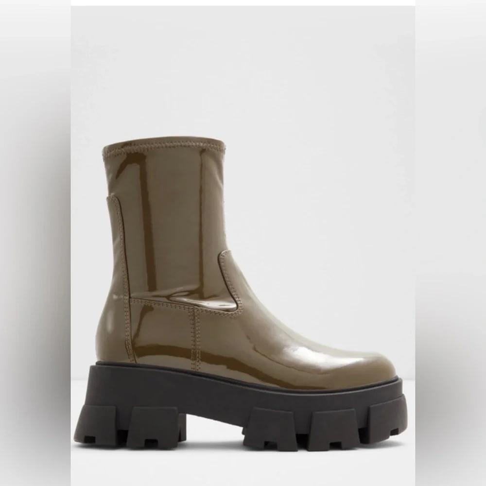ALDO GRANDSOLE patent lug sole Platform ankle boots size‎ 10 brand new